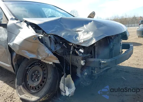 2011 Nissan Rogue S z USA, uszkodzony, nr VIN JN8AS5MT4BW168244